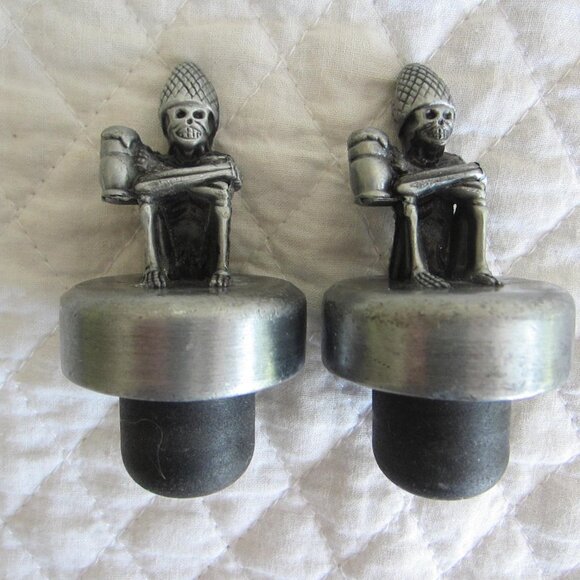 Lot of 2 ROGUE BREWERY Skeleton Whiskey Metal Bottle Stoppers - Picture 1 of 5